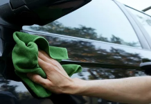 Que tal fazer uma lavagem a seco no seu carro?